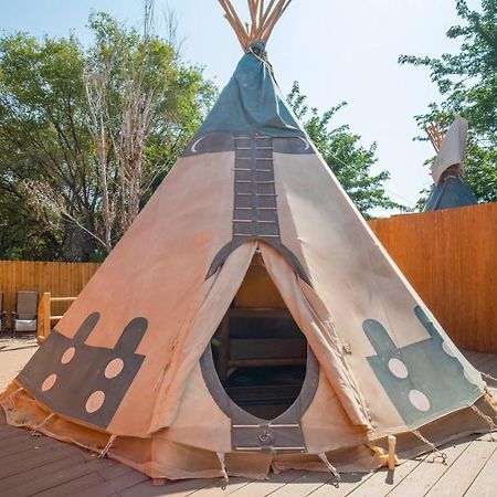 Ok Rv Park Glamping Tipi Ok55 Hotel Моуаб Екстериор снимка