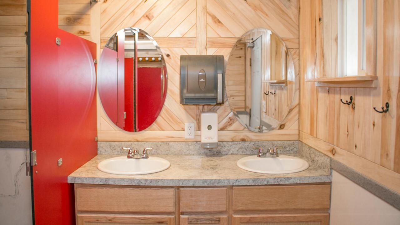 Ok Rv Park Glamping Tipi Ok55 Hotel Моуаб Екстериор снимка